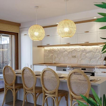 Villa Seashell -Wonderful Newly Renovated Villa On The Beach Galatás Zewnętrze zdjęcie