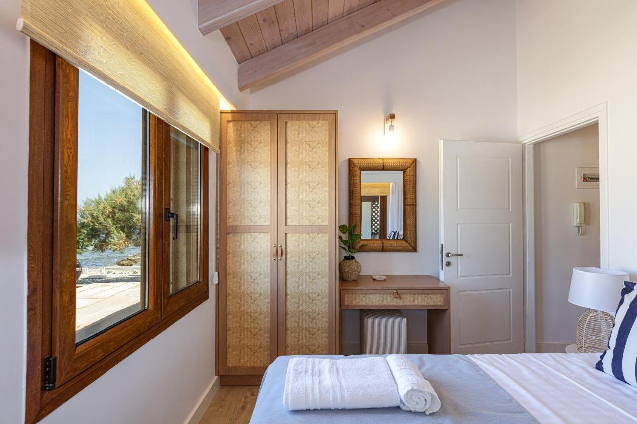 Villa Seashell -Wonderful Newly Renovated Villa On The Beach Galatás Zewnętrze zdjęcie