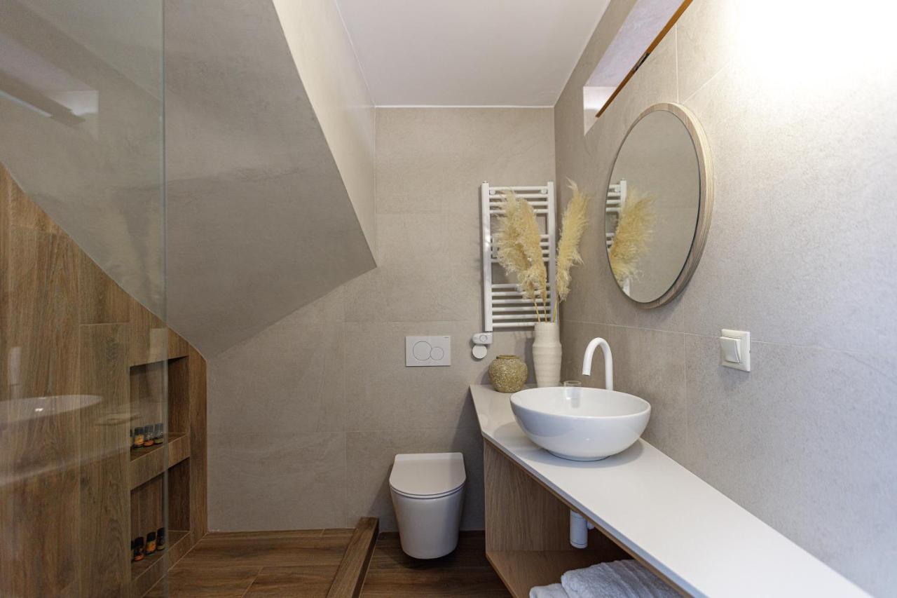 Villa Seashell -Wonderful Newly Renovated Villa On The Beach Galatás Zewnętrze zdjęcie