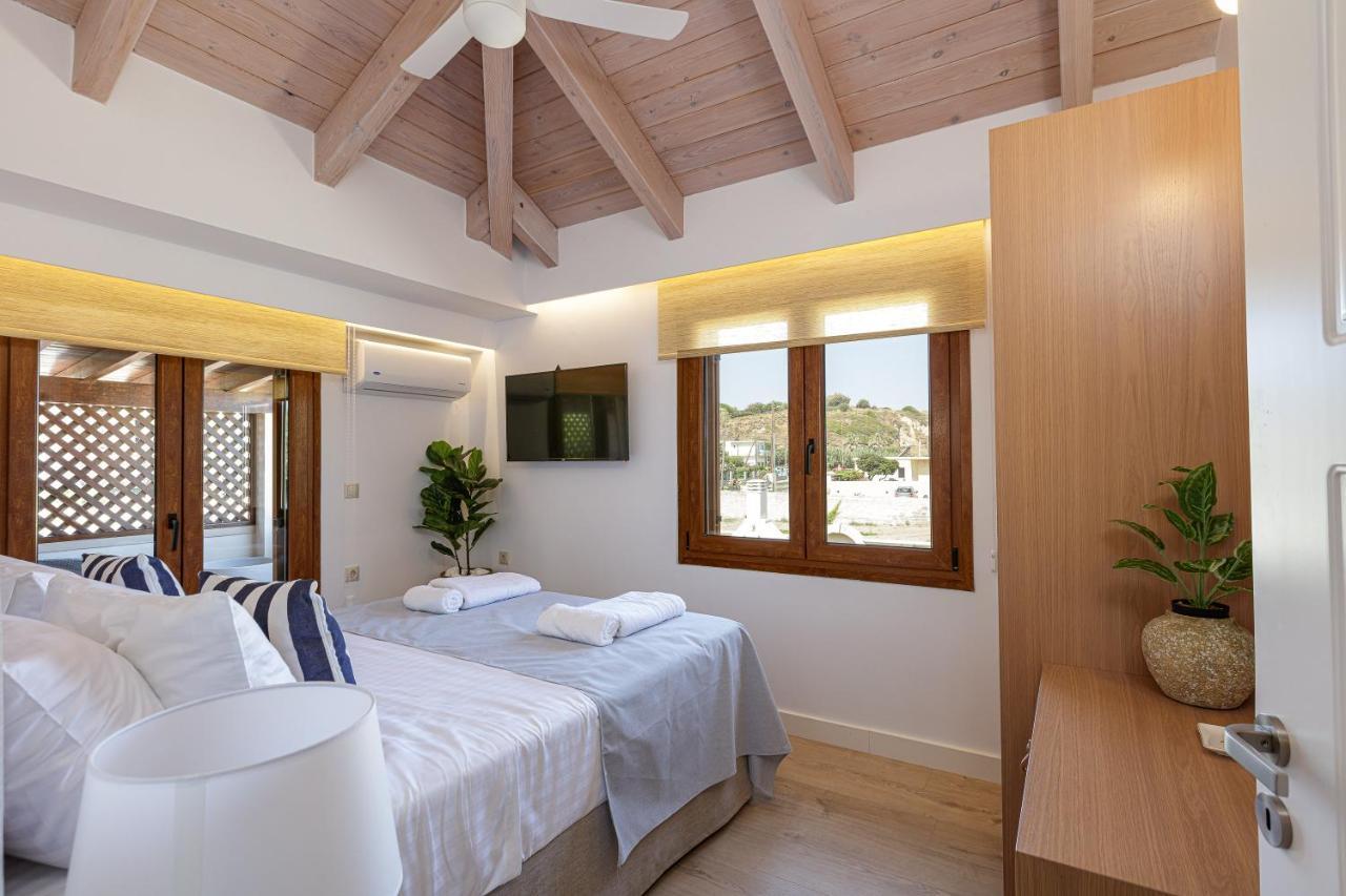 Villa Seashell -Wonderful Newly Renovated Villa On The Beach Galatás Zewnętrze zdjęcie