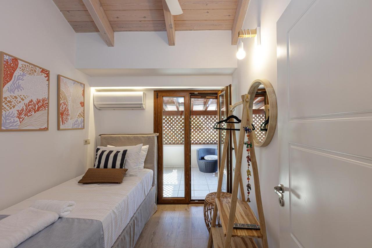 Villa Seashell -Wonderful Newly Renovated Villa On The Beach Galatás Zewnętrze zdjęcie